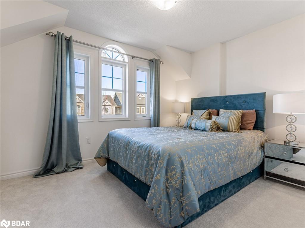 6 Bobolink Drive, Wasaga Beach, ON - Indoor Photo Showing Bedroom