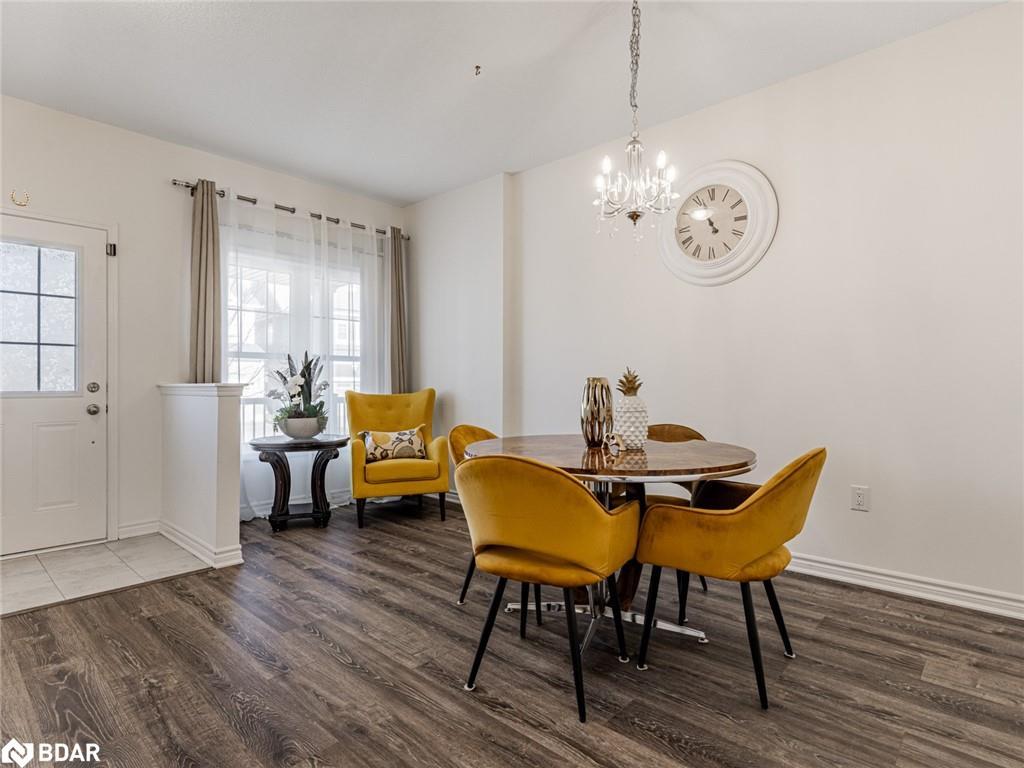 6 Bobolink Drive, Wasaga Beach, ON - Indoor Photo Showing Dining Room