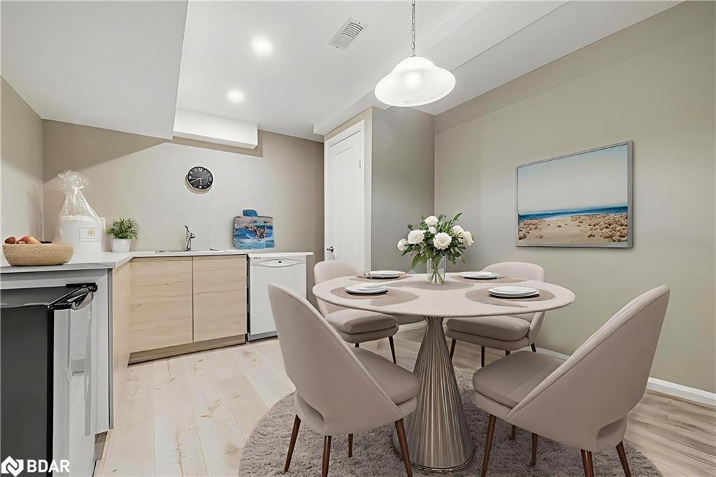 6 Bobolink Drive, Wasaga Beach, ON - Indoor Photo Showing Dining Room