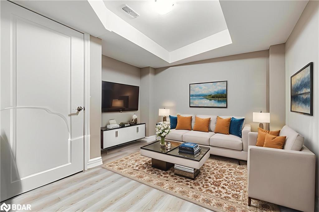 6 Bobolink Drive, Wasaga Beach, ON - Indoor Photo Showing Living Room