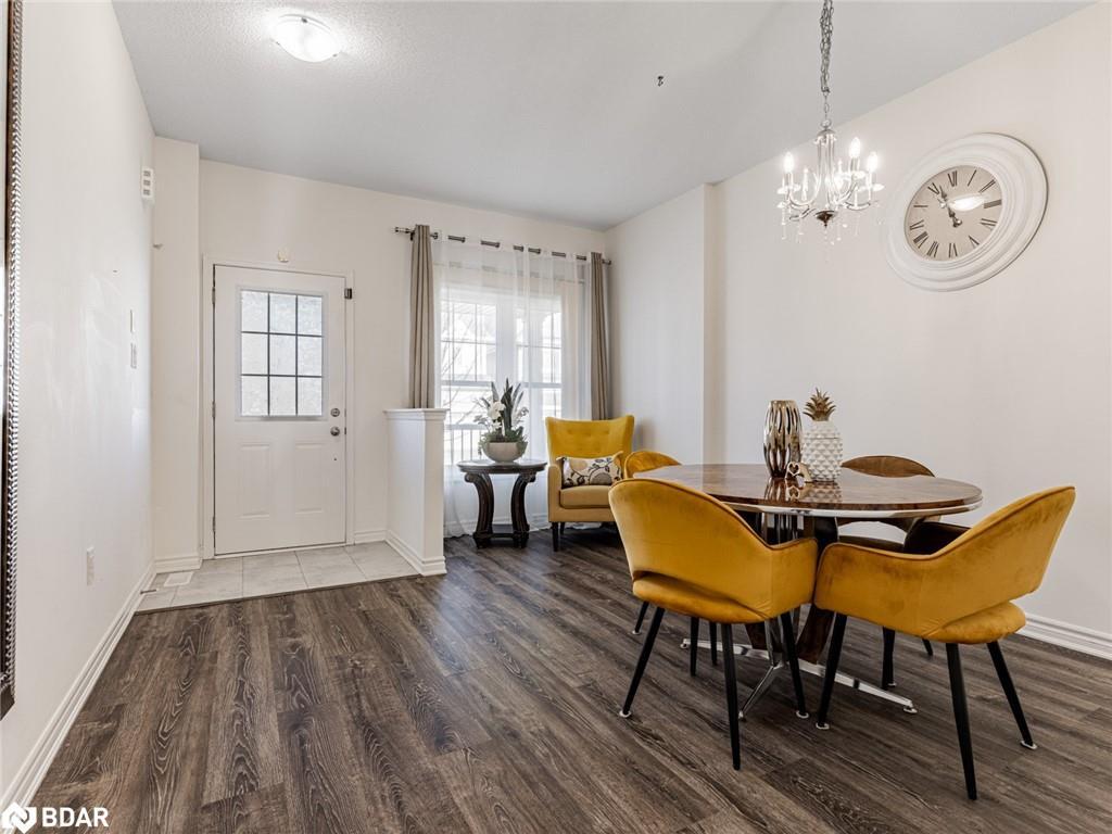 6 Bobolink Drive, Wasaga Beach, ON - Indoor Photo Showing Dining Room