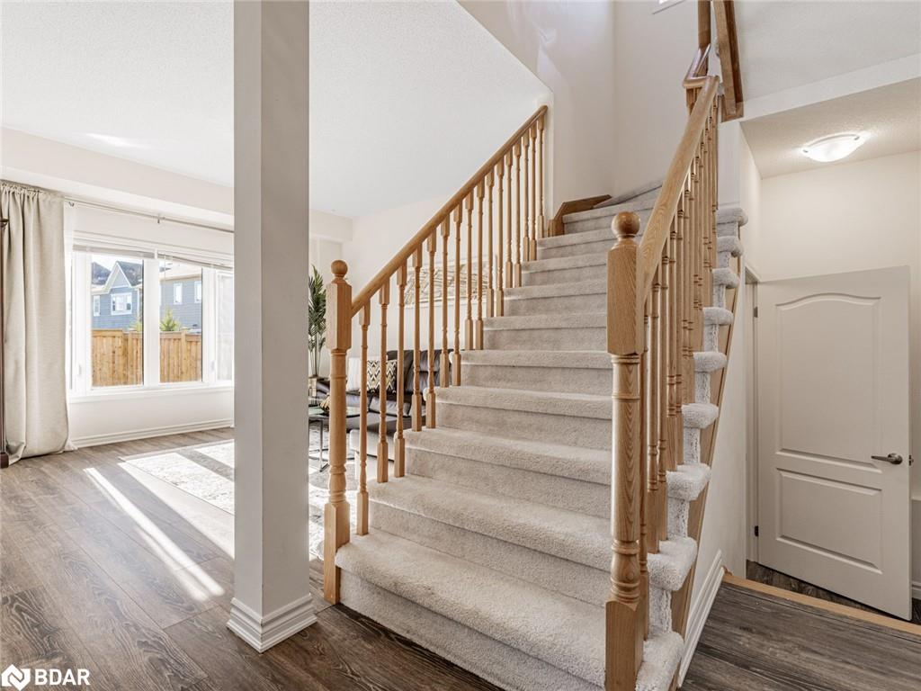 6 Bobolink Drive, Wasaga Beach, ON - Indoor Photo Showing Other Room