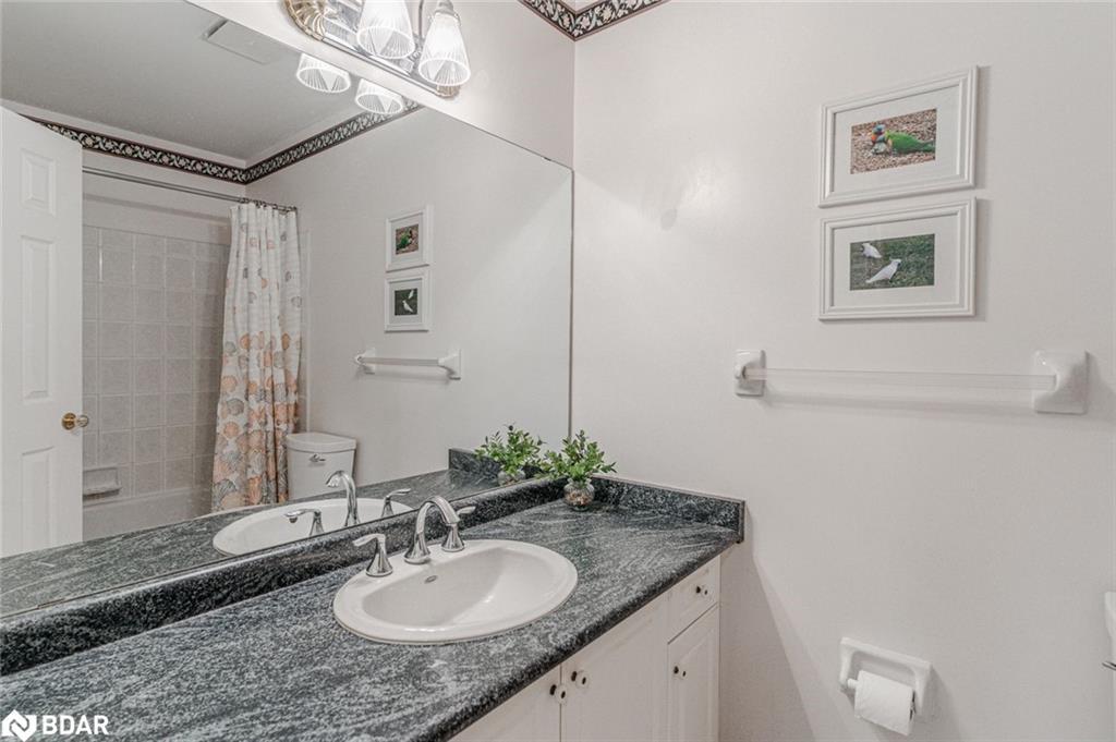 465 Ferndale Drive N, Barrie, ON - Indoor Photo Showing Bathroom