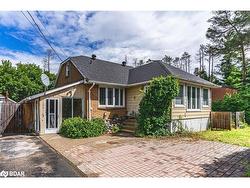 42 Mill Street Angus, ON L3W 0V7