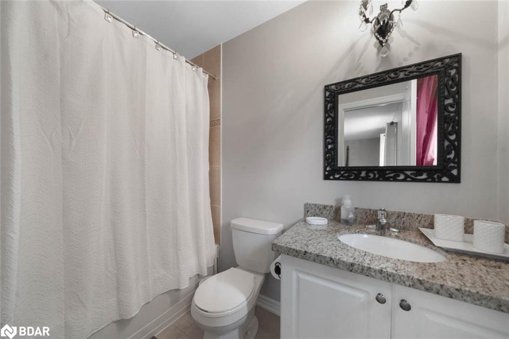 1426 Kellough Street, Innisfil, ON - Indoor Photo Showing Bathroom