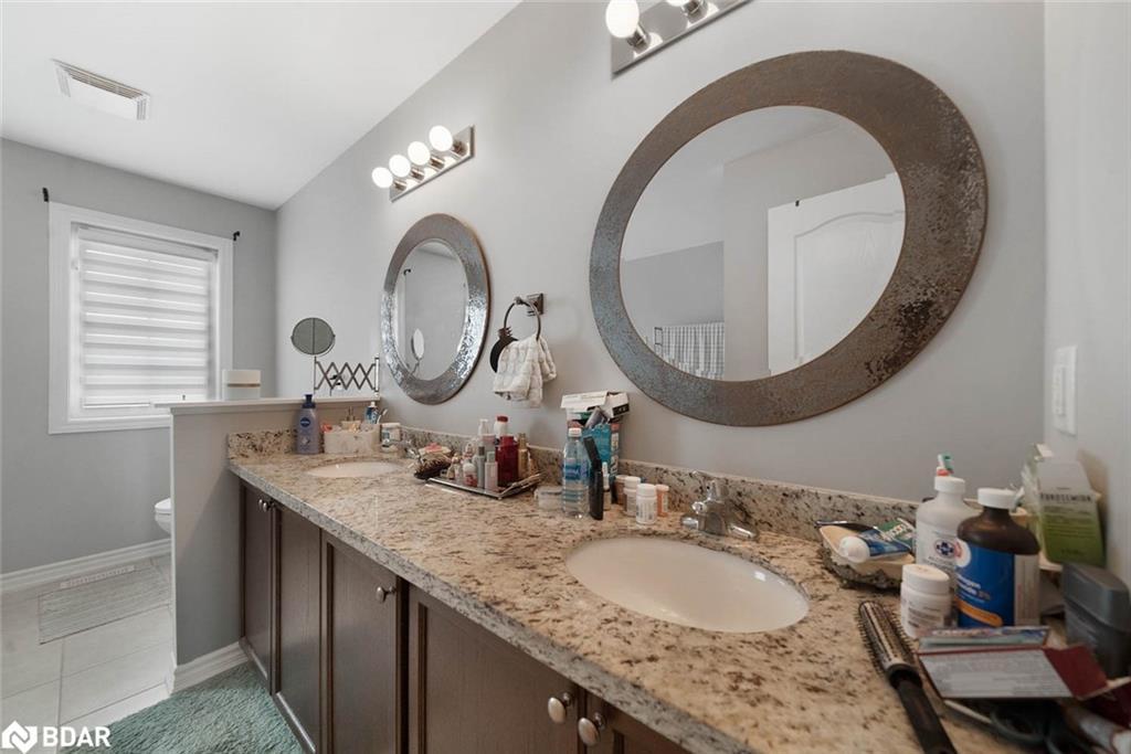 1426 Kellough Street, Innisfil, ON - Indoor Photo Showing Bathroom