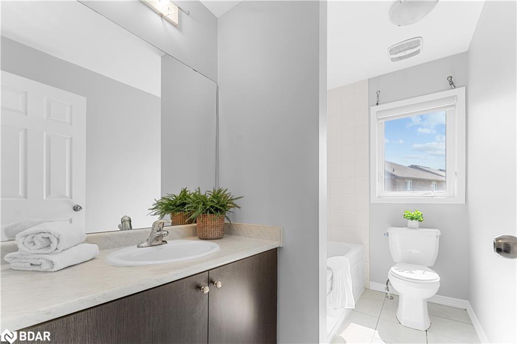 83 Longboat Run W, Brantford, ON - Indoor Photo Showing Bathroom