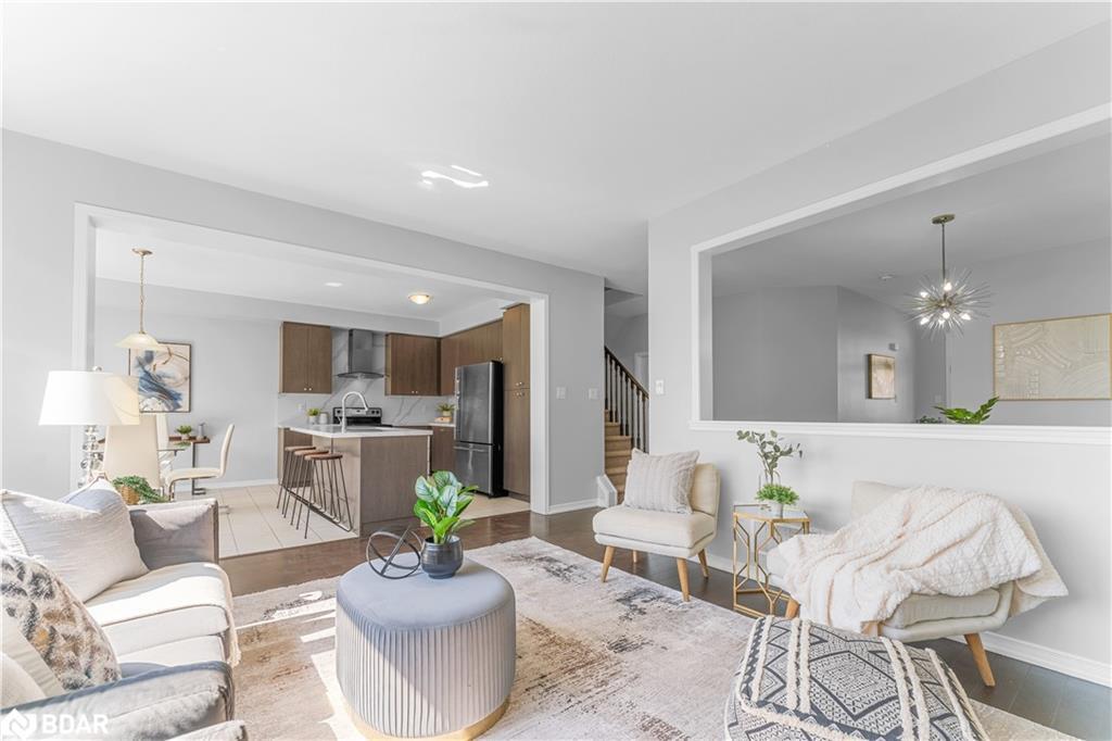 83 Longboat Run W, Brantford, ON - Indoor Photo Showing Living Room