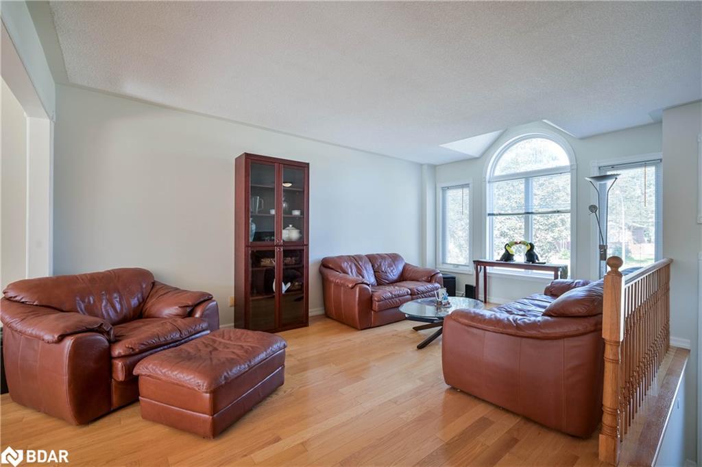 12 Langevin Drive, Wasaga Beach, ON - Indoor Photo Showing Living Room