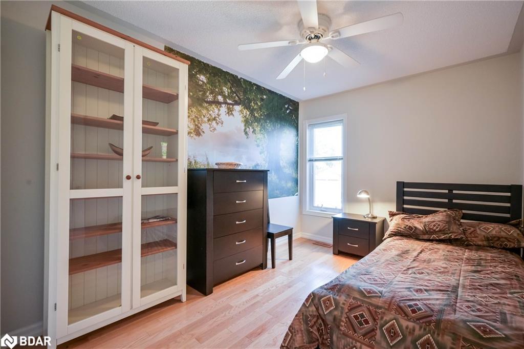 12 Langevin Drive, Wasaga Beach, ON - Indoor Photo Showing Bedroom