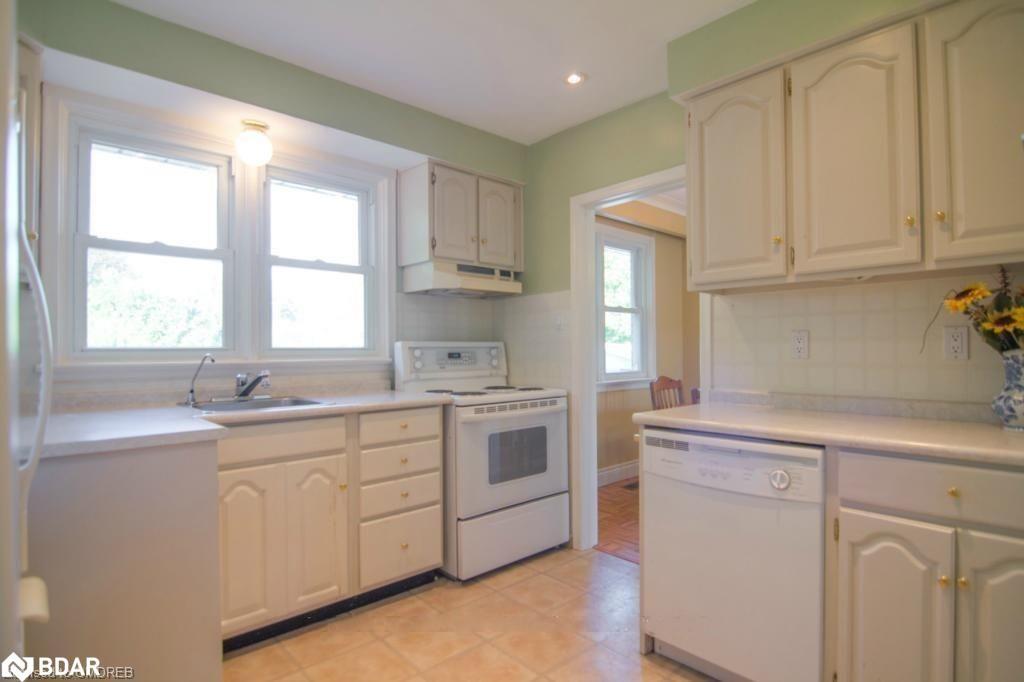 543 Taplow Crescent, Oakville, ON - Indoor Photo Showing Kitchen