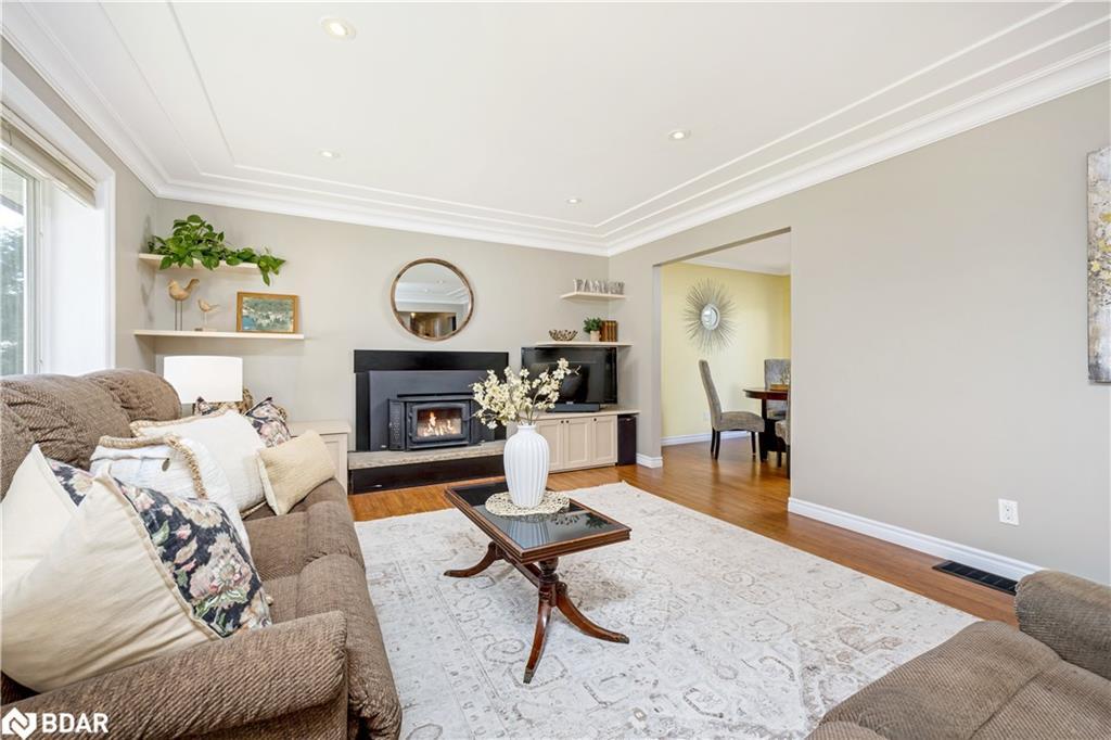 14360 Sixth Line, Halton Hills, ON - Indoor Photo Showing Living Room With Fireplace