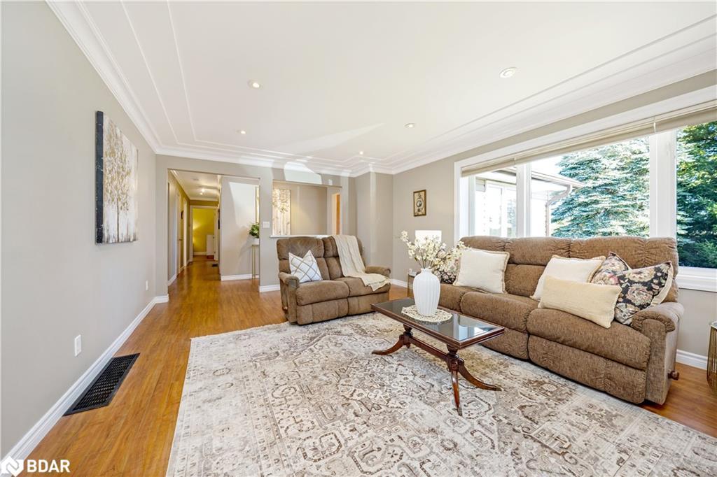 14360 Sixth Line, Halton Hills, ON - Indoor Photo Showing Living Room