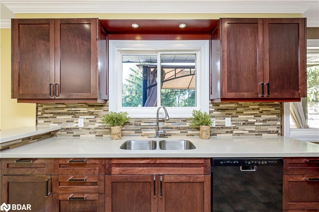 14360 Sixth Line, Halton Hills, ON - Indoor Photo Showing Kitchen With Double Sink