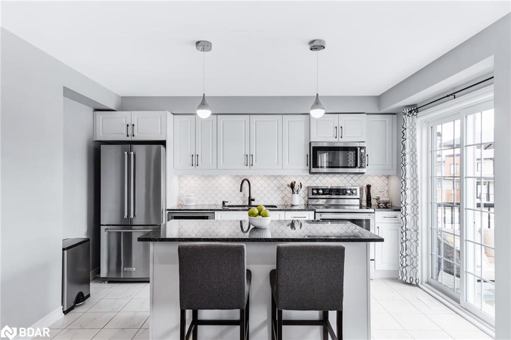 11 Kodiak Terrace, Barrie, ON - Indoor Photo Showing Kitchen With Stainless Steel Kitchen With Upgraded Kitchen