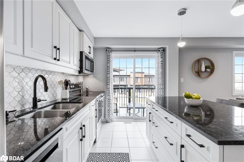 11 Kodiak Terrace, Barrie, ON - Indoor Photo Showing Kitchen With Double Sink With Upgraded Kitchen