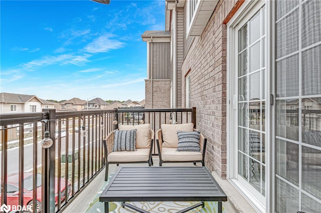 11 Kodiak Terrace, Barrie, ON - Outdoor