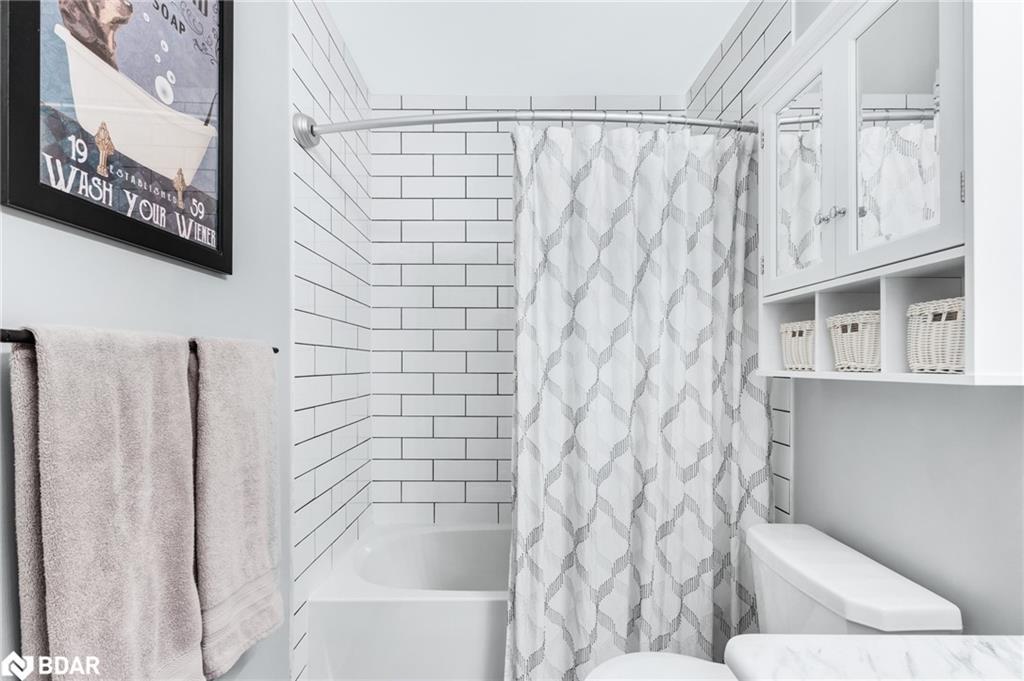 11 Kodiak Terrace, Barrie, ON - Indoor Photo Showing Bathroom