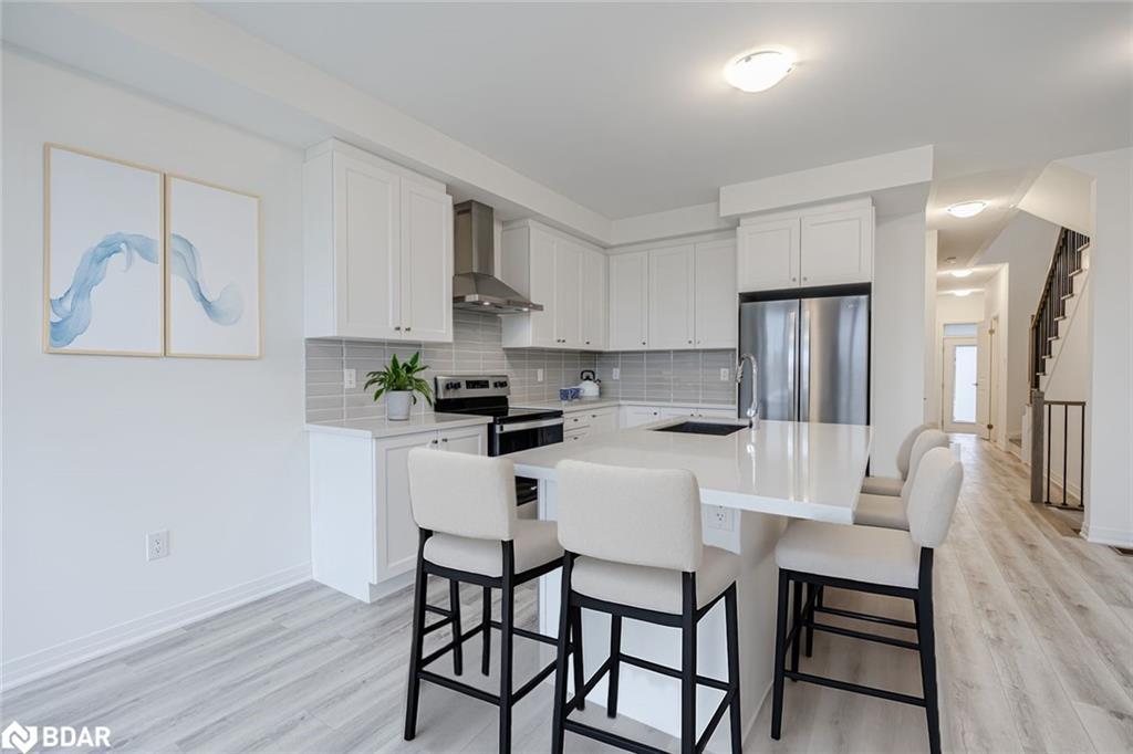 55 Sagewood Avenue, Barrie, ON - Indoor Photo Showing Kitchen With Stainless Steel Kitchen