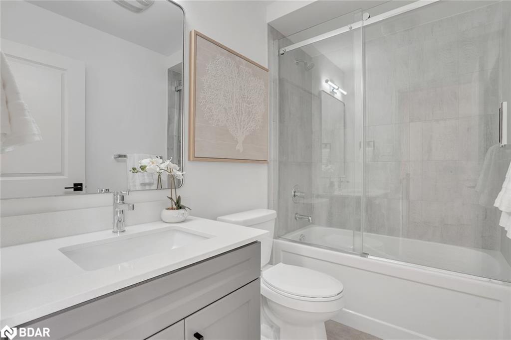 38 Brandon Crescent, Tottenham, ON - Indoor Photo Showing Bathroom