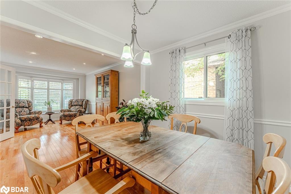 222 Bishop Drive, Barrie, ON - Indoor Photo Showing Dining Room