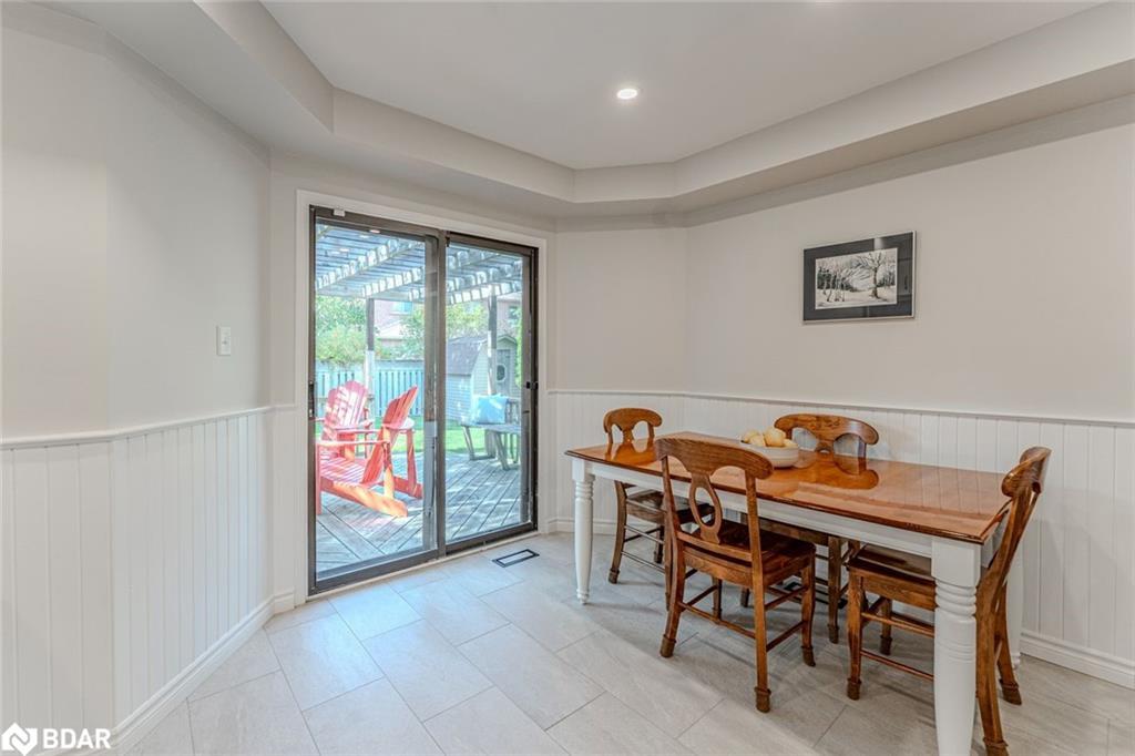 222 Bishop Drive, Barrie, ON - Indoor Photo Showing Dining Room