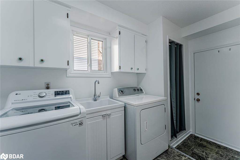 222 Bishop Drive, Barrie, ON - Indoor Photo Showing Laundry Room