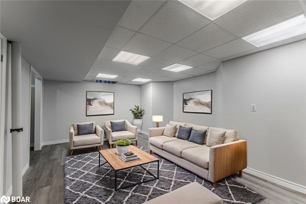 222 Bishop Drive, Barrie, ON - Indoor