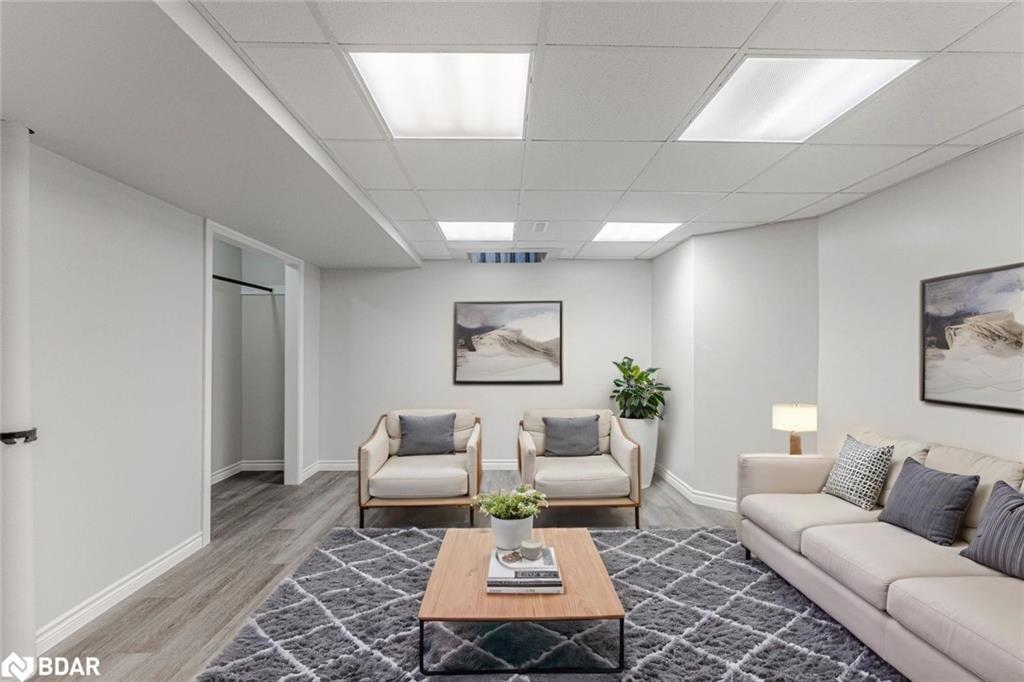 222 Bishop Drive, Barrie, ON - Indoor