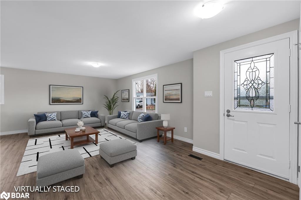 52 Corner Brook Trail, Innisfil, ON - Indoor Photo Showing Living Room
