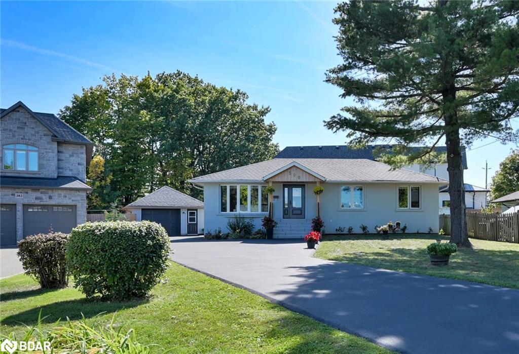 390 Wendall Place, Oakville, ON - Outdoor With Facade