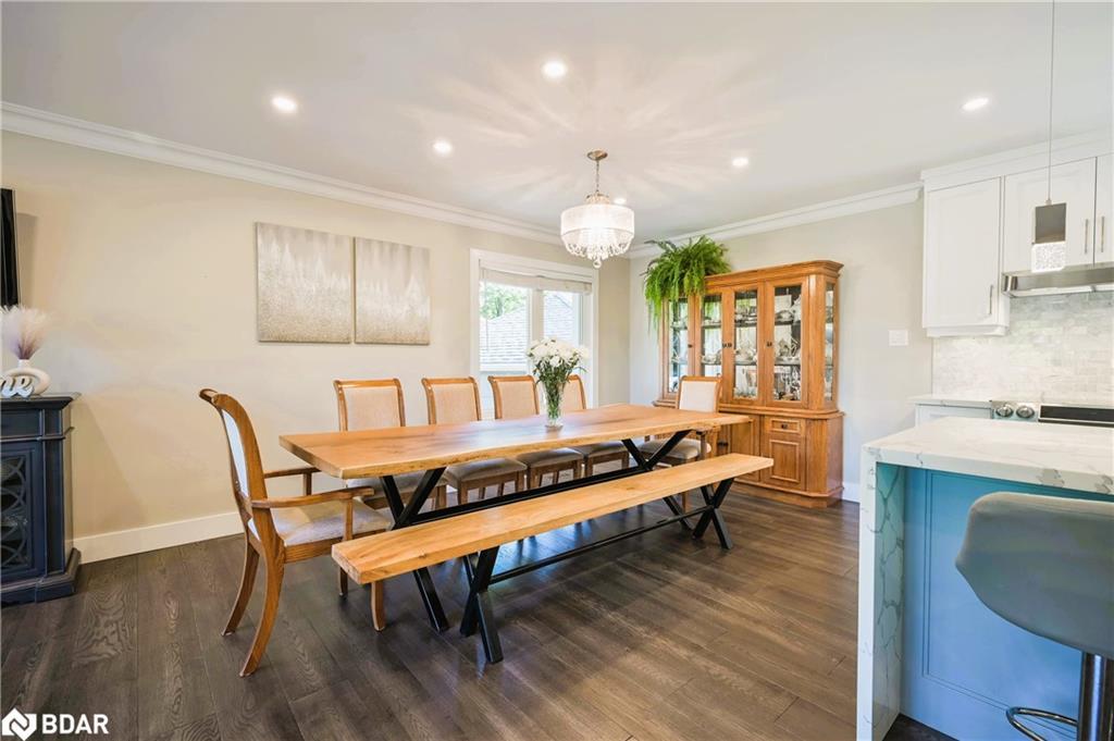 390 Wendall Place, Oakville, ON - Indoor