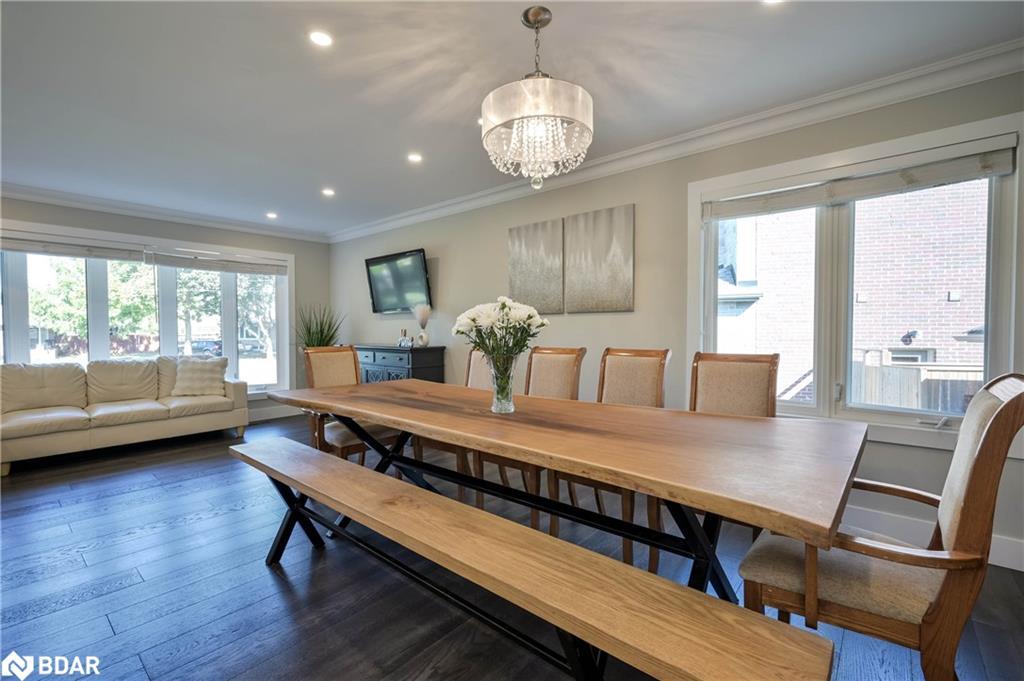 390 Wendall Place, Oakville, ON - Indoor