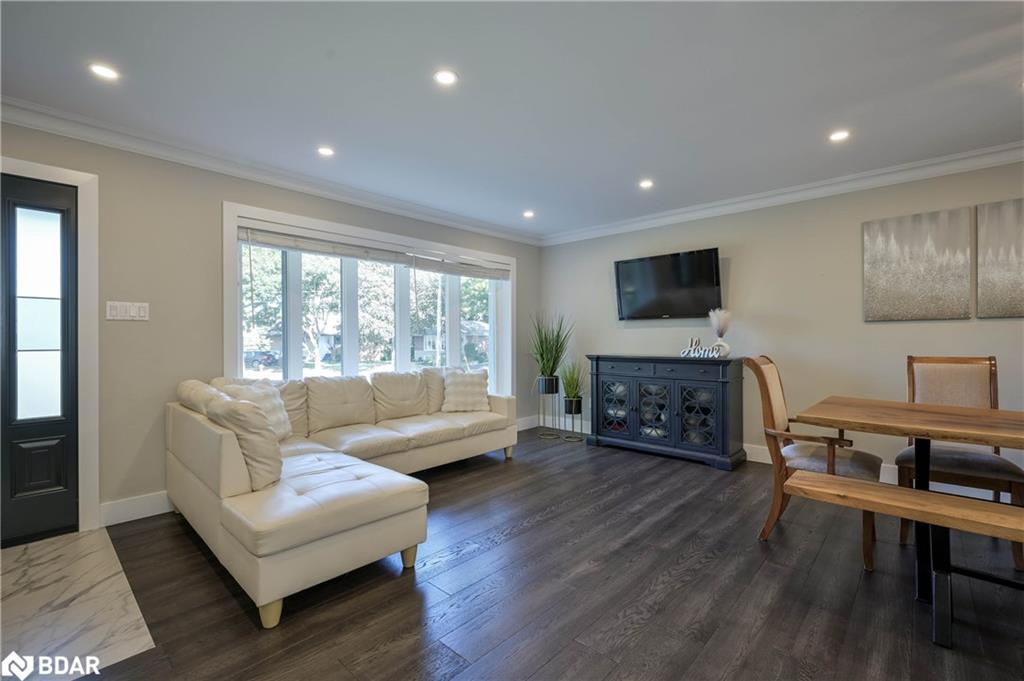 390 Wendall Place, Oakville, ON - Indoor Photo Showing Living Room With Fireplace