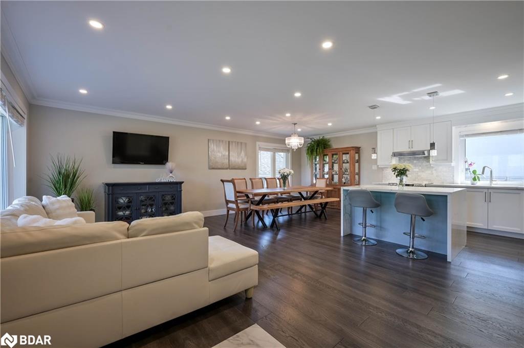 390 Wendall Place, Oakville, ON - Indoor Photo Showing Living Room With Fireplace