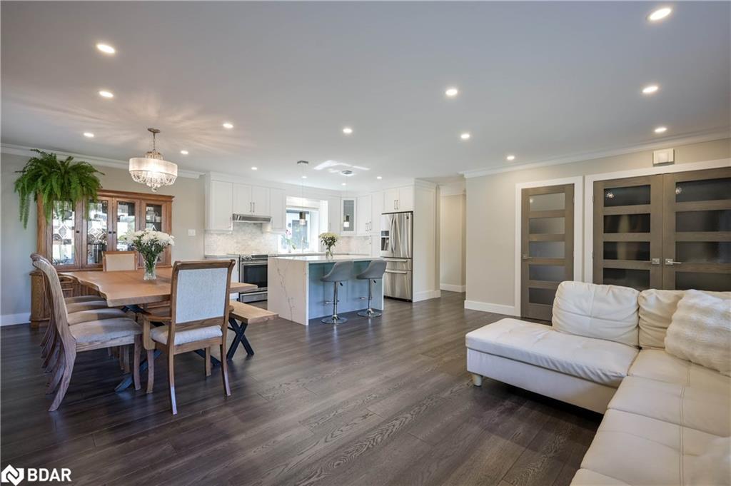 390 Wendall Place, Oakville, ON - Indoor