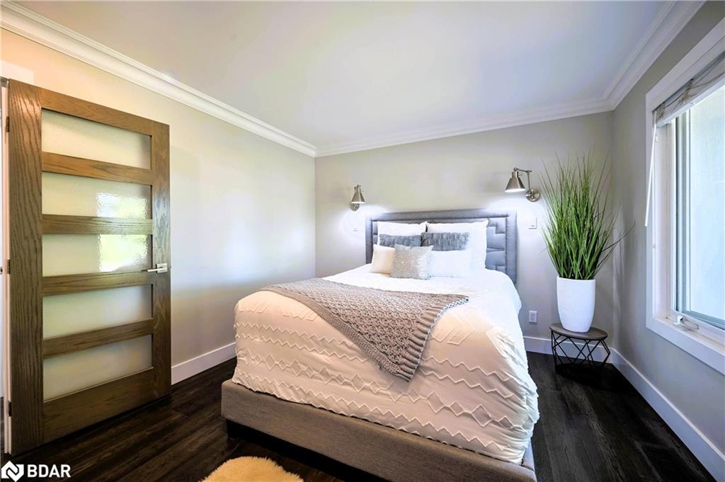 390 Wendall Place, Oakville, ON - Indoor Photo Showing Bedroom