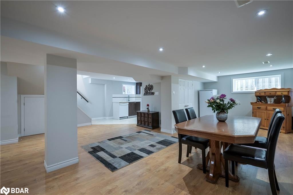 390 Wendall Place, Oakville, ON - Indoor Photo Showing Dining Room