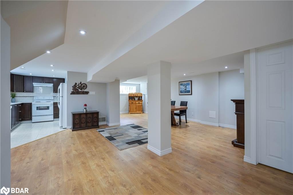 390 Wendall Place, Oakville, ON - Indoor