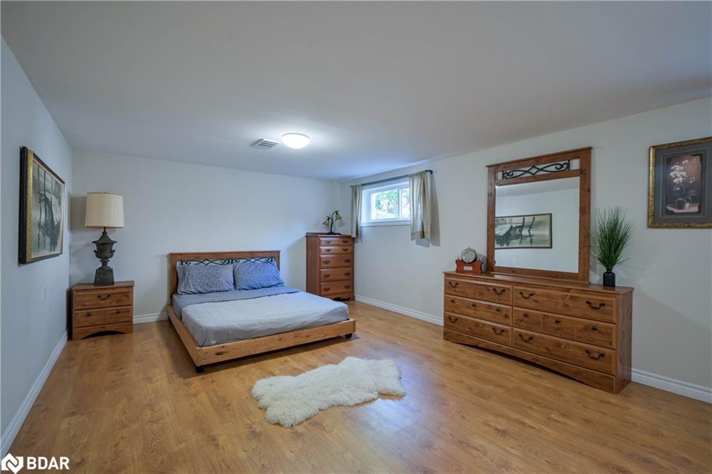 390 Wendall Place, Oakville, ON - Indoor Photo Showing Bedroom