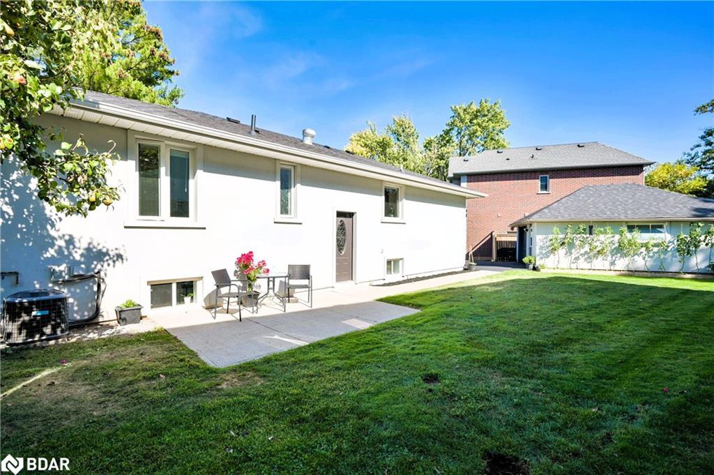 390 Wendall Place, Oakville, ON - Outdoor
