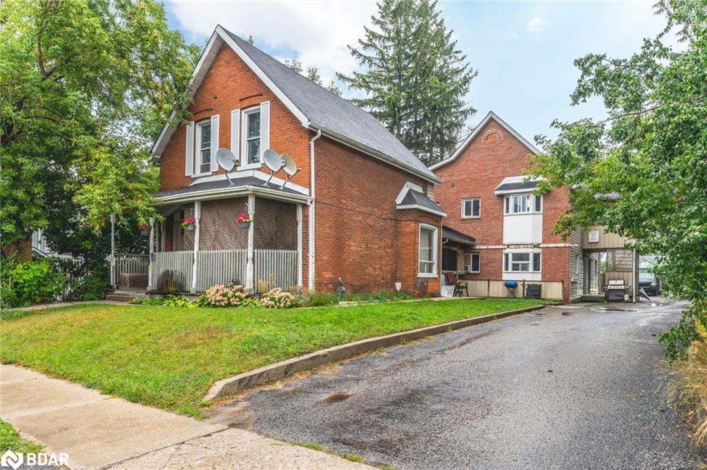 81 Innisfil Street, Barrie, ON