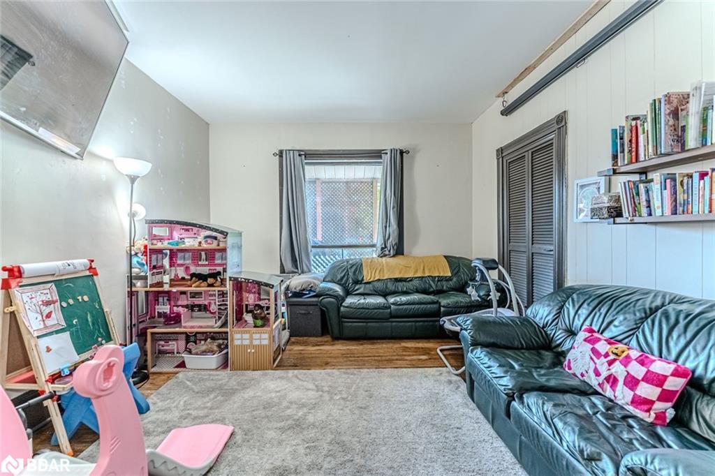 81 Innisfil Street, Barrie, ON