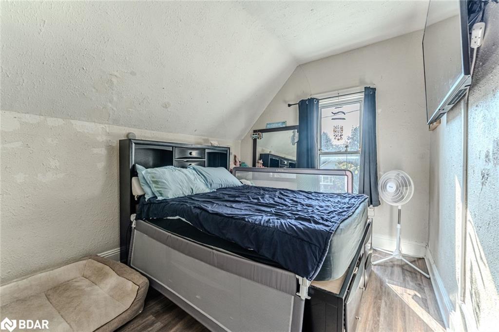 81 Innisfil Street, Barrie, ON