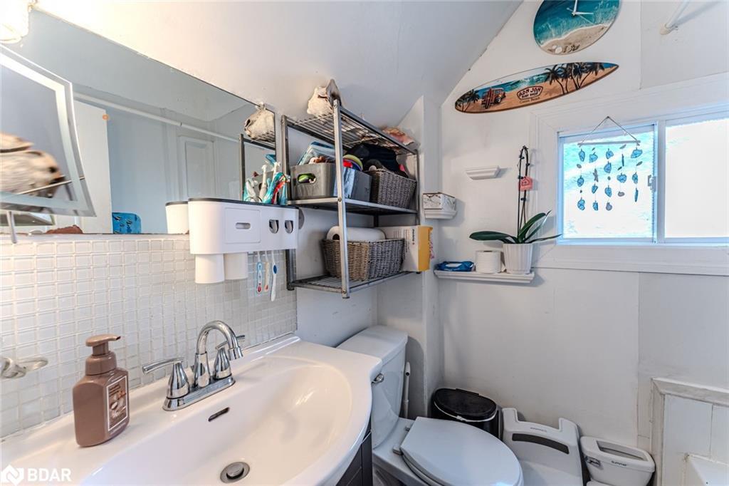 81 Innisfil Street, Barrie, ON