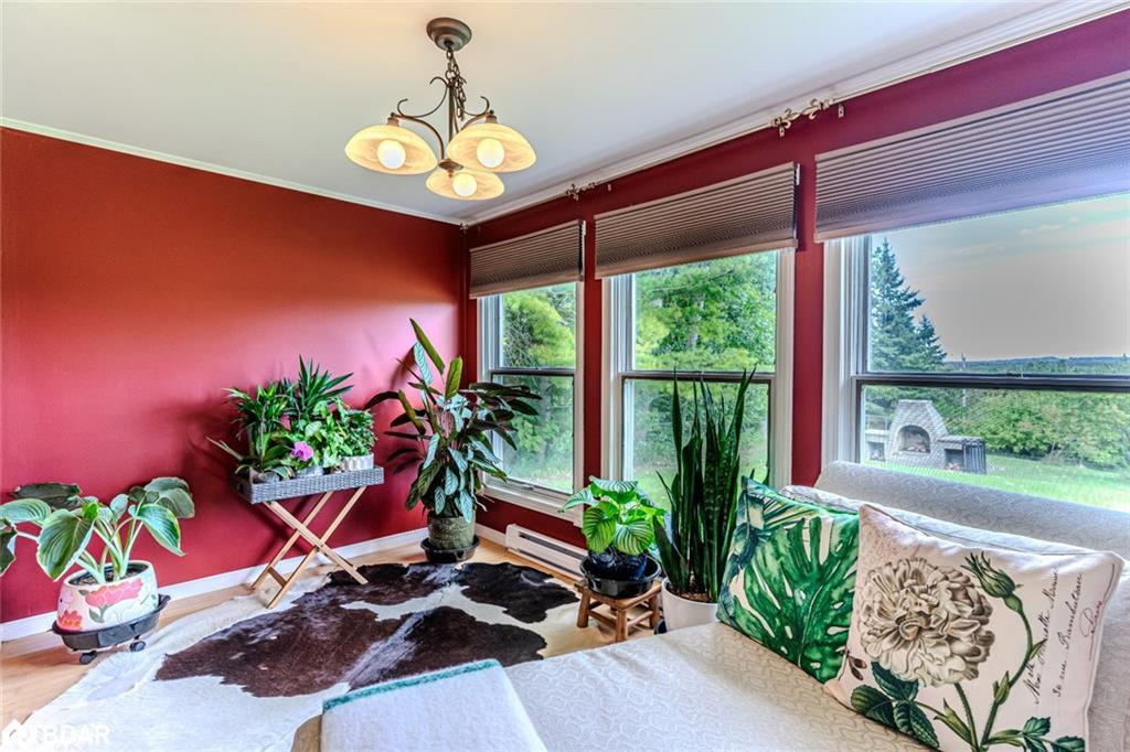 8064 9Th Line, Thornton, ON - Indoor Photo Showing Other Room