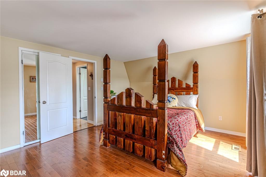 8064 9Th Line, Thornton, ON - Indoor Photo Showing Bedroom
