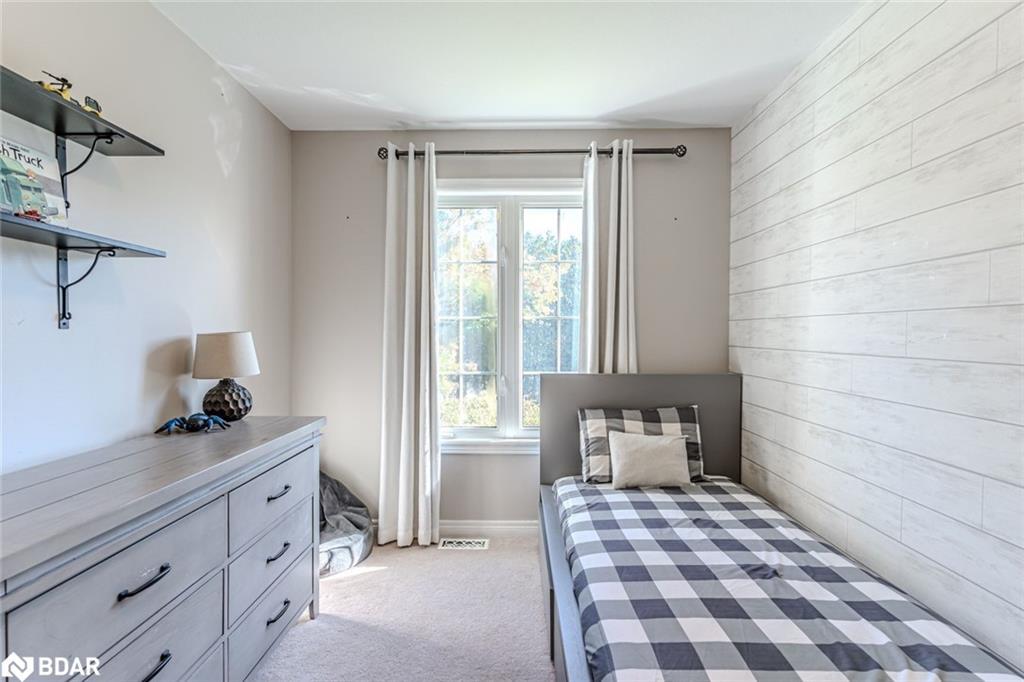 20 Rosemarie Drive, Oro-Medonte, ON - Indoor Photo Showing Bedroom