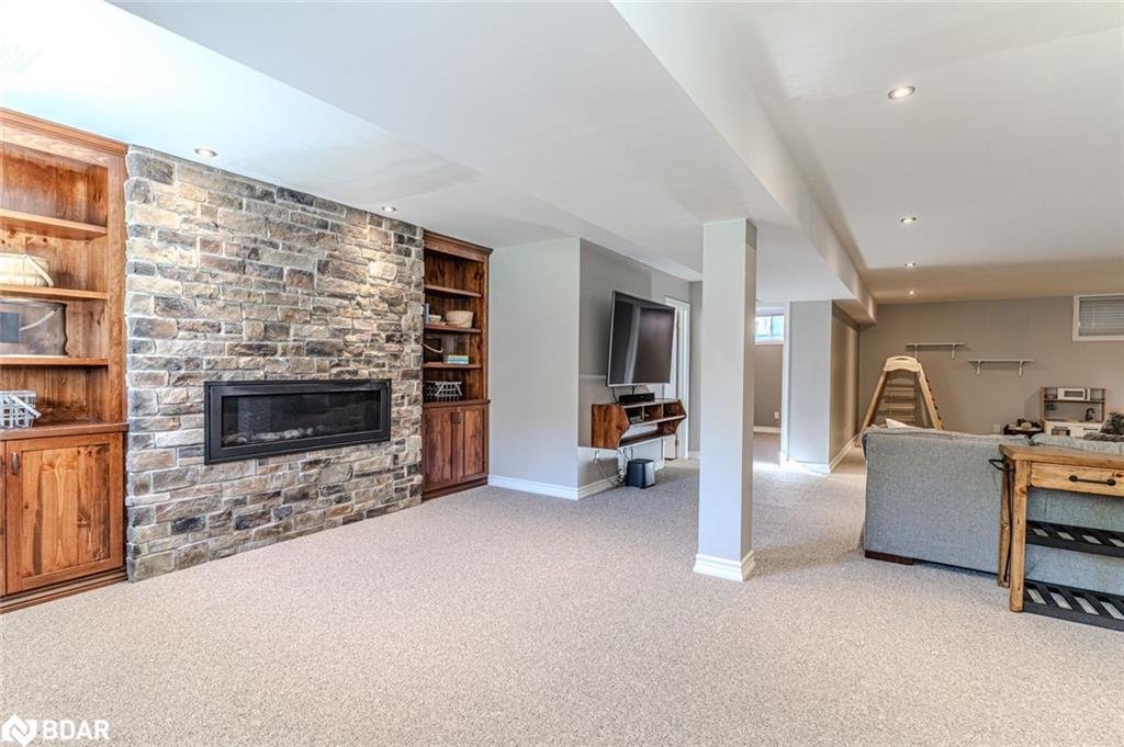 20 Rosemarie Drive, Oro-Medonte, ON - Indoor With Fireplace