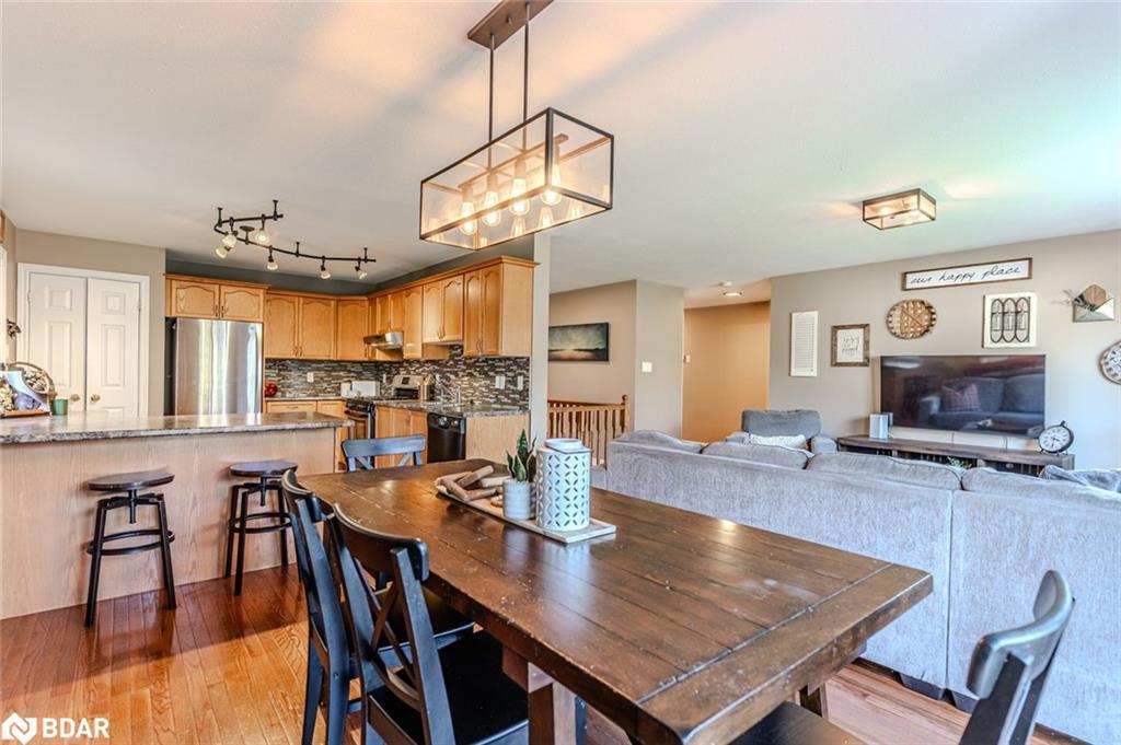 20 Rosemarie Drive, Oro-Medonte, ON - Indoor Photo Showing Dining Room